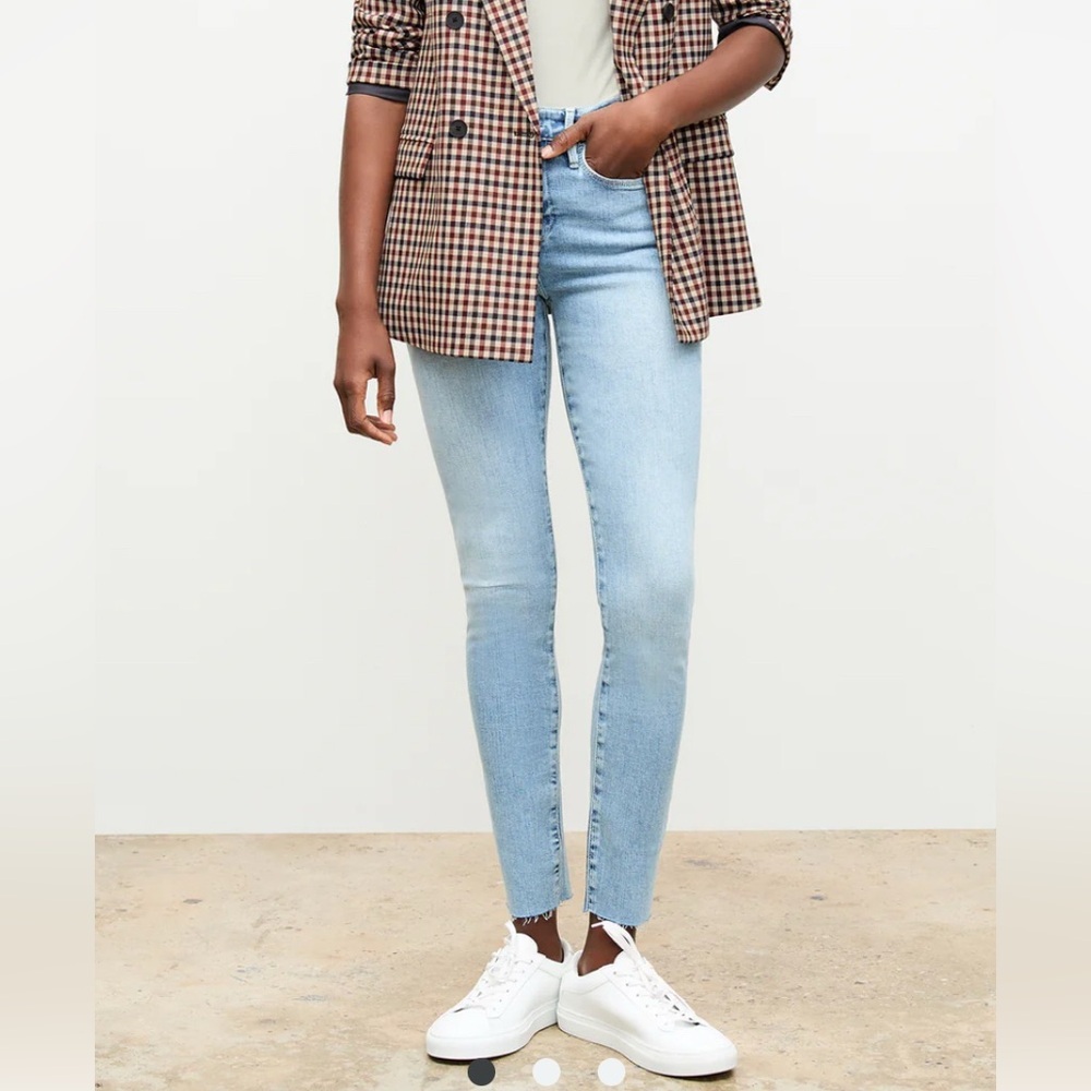 Frame Le High Skinny Jeans
Size 29